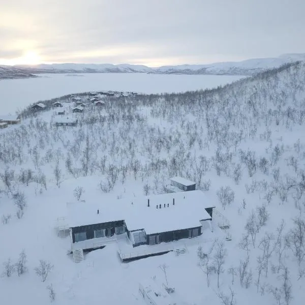 Sunrise View Lapland, Sky View Bedroom & Hot Tub，位于基尔匹斯扎我维的酒店