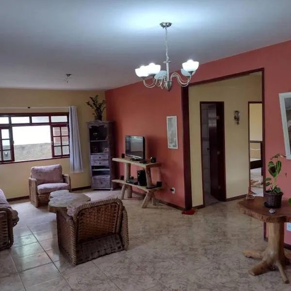 Casa confortável com piscina e churrasqueira，位于里约达欧特拉斯的酒店