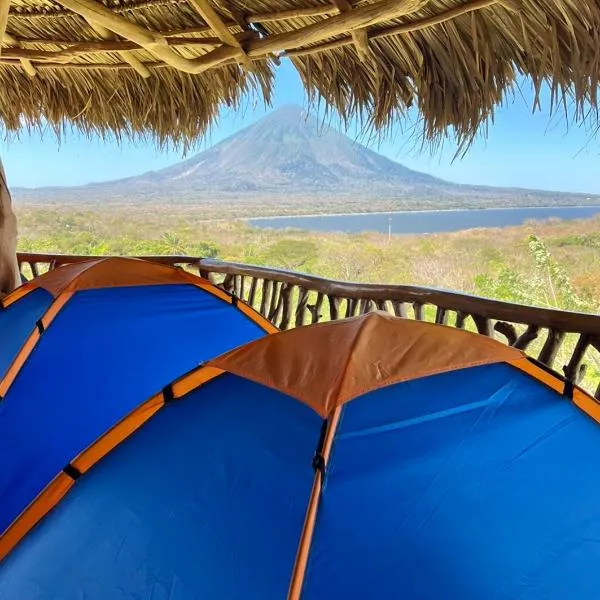 Hostel & Camping Sol Y Luna Ometepe，位于El Perú的酒店