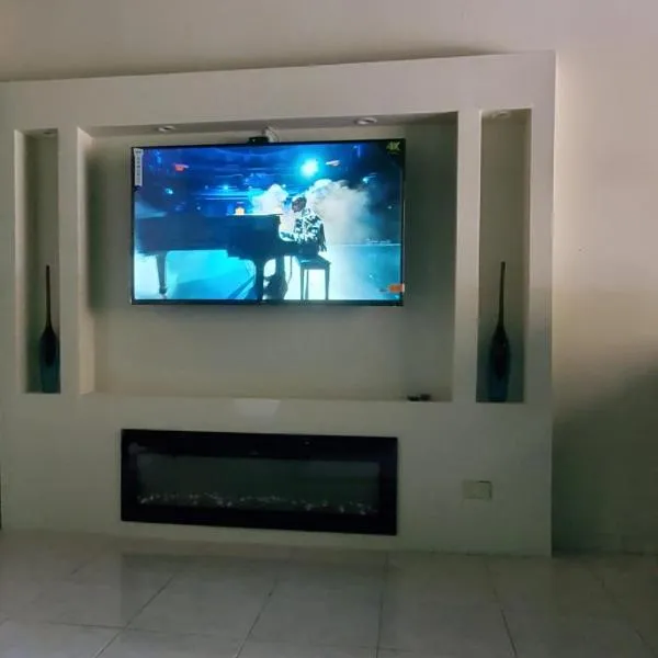 City View Luxury Suite，位于蒙特哥贝的酒店