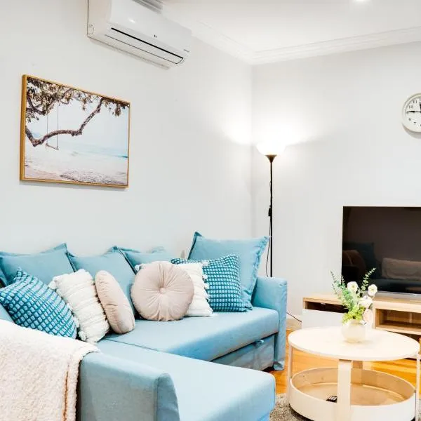 Cozy Three Bedroom Townhouse in Box Hill Central，位于博士山的酒店