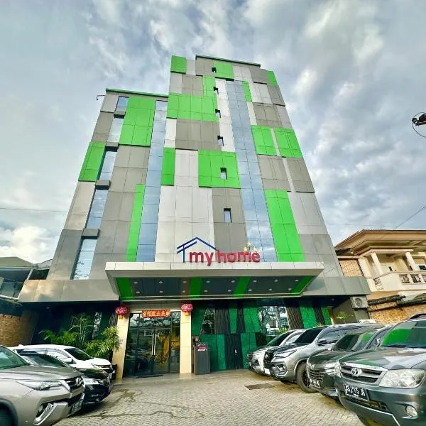 My Home Hotel Pontianak，位于Sungaidurian的酒店