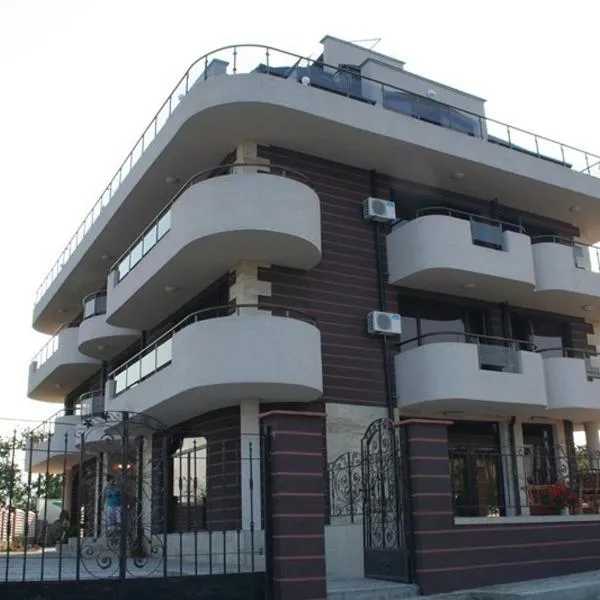 Silistar Hotel，位于雷佐沃的酒店