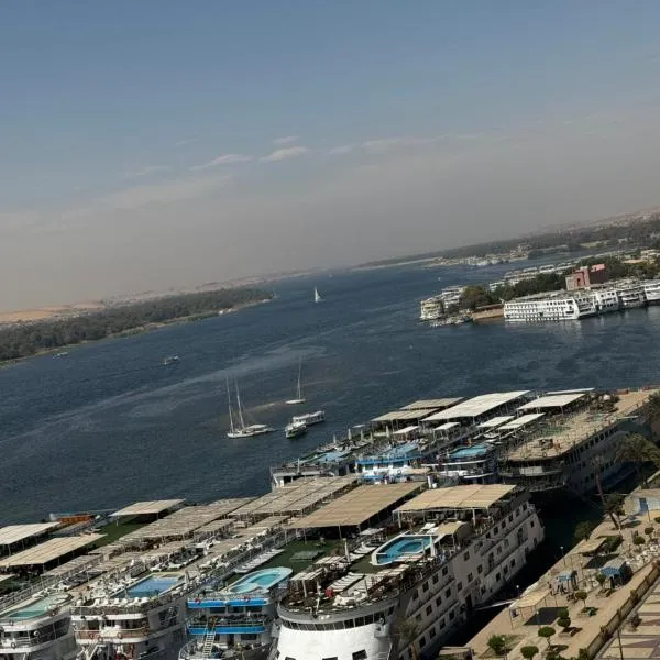 Relaxation, fresh air, and a direct view of the Nile，位于Naj‘ al Maḩaţţah的酒店