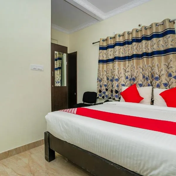 28119 Omkar Global Inn，位于Bannigere的酒店