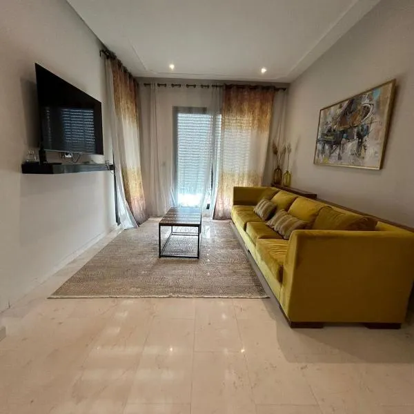 luxueux duplex avec Rooftop a la Marsa，位于拉马萨的酒店