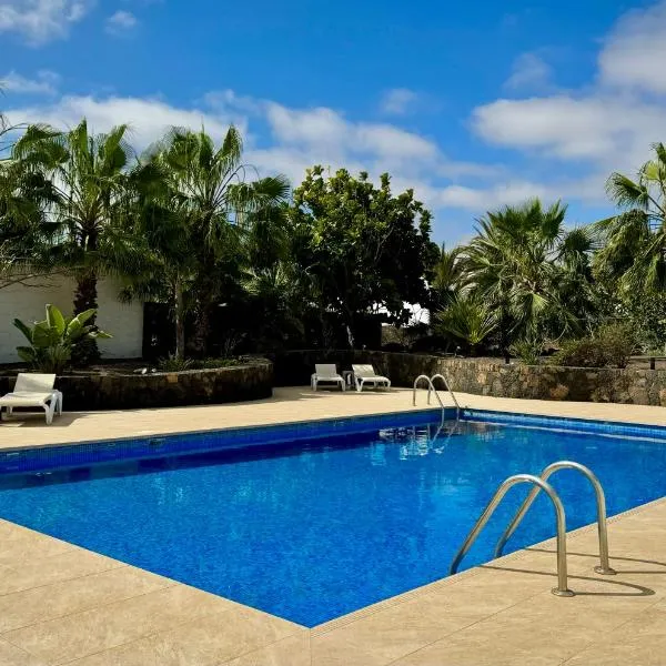 Luxury Villa Casa Montana & Pool & Private & Quiet，位于Parque Holandes的酒店