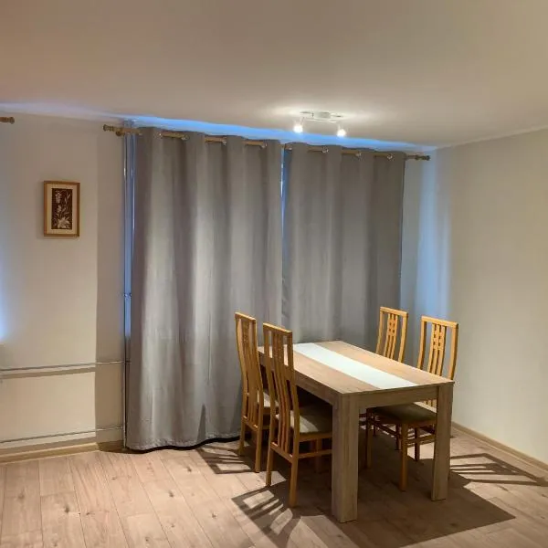 DIKOL Two-Room Apartment-SELF CHECK-in & FREE Parking Near City Center，位于塔林的酒店