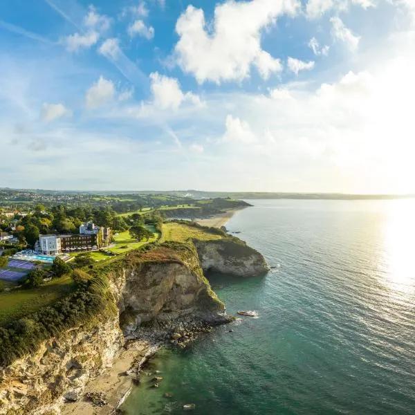 The Carlyon Bay Hotel and Spa，位于圣奥斯特尔的酒店