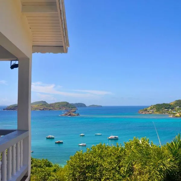Stunning 3 Bed Villa overlooking Friendship Bay，位于Port Elizabeth的酒店