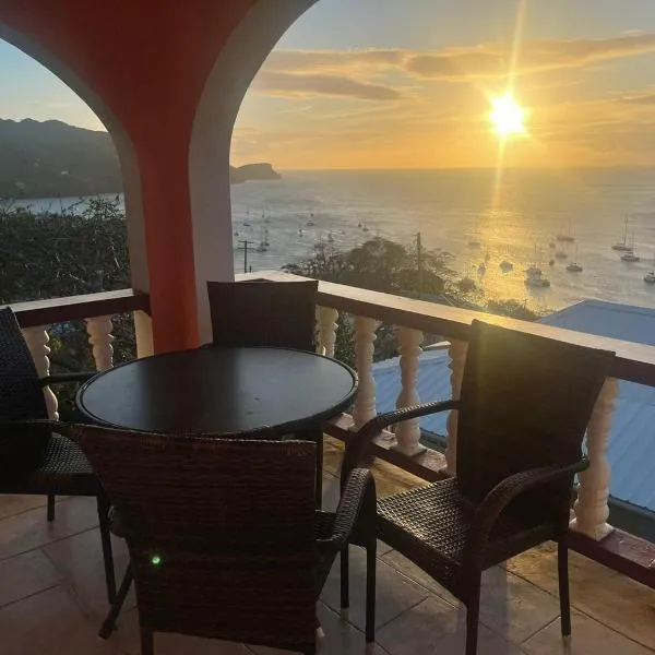 Immaculate 3 Bed Villa Overlooking Admiralty Bay，位于Union的酒店