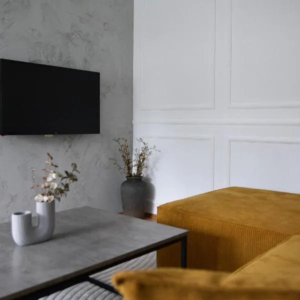 CROWN apartment 4，位于苏博蒂察的酒店