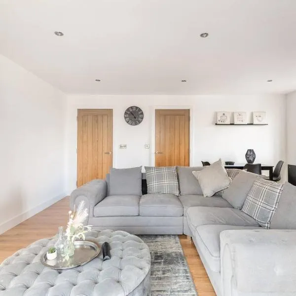 Luxurious 3-Bed Penthouse in Sheffield，位于Handsworth的酒店