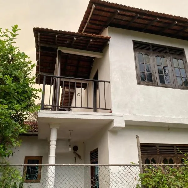 Velvette Home Hikkaduwa，位于希克杜沃的酒店