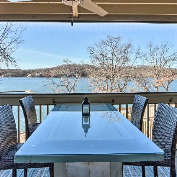 Lake of the Ozarks Condo with Resort Amenities!，位于卡姆登顿的酒店