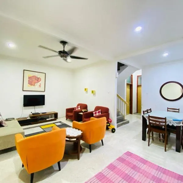 HOMESTAY DSENJA，位于甲抛峇底的酒店