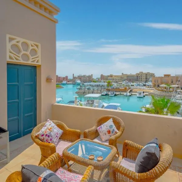 SeaView Penthouse with Roof in Marina El Gouna Egypt (Center)，位于艾尔古纳的酒店