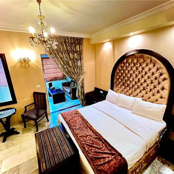 皇后套房酒店，位于Jall adh Dhiʼb的酒店