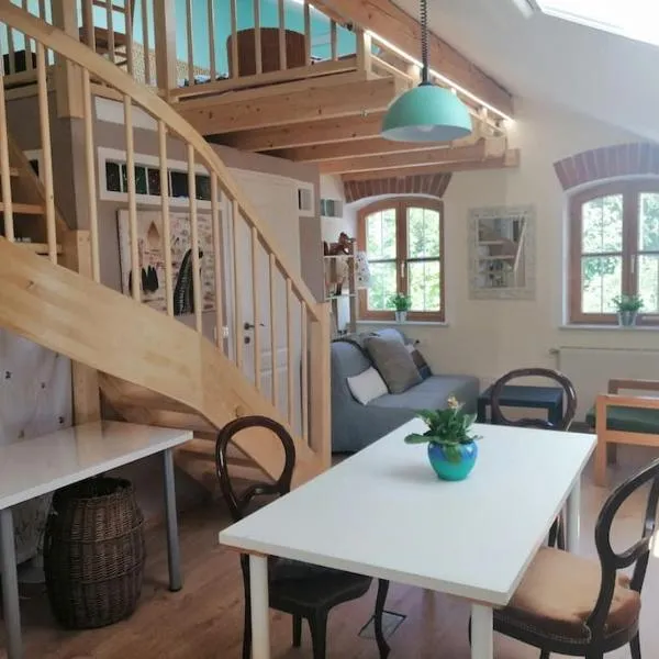 Atelieo beim Nussbaum，位于Ternitz的酒店