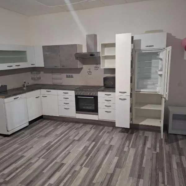 Ferienapartment Neunkirchen，位于诺因基兴的酒店