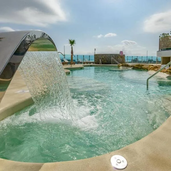 Urban Oasis at Luxurious Ocean Village，位于直布罗陀的酒店