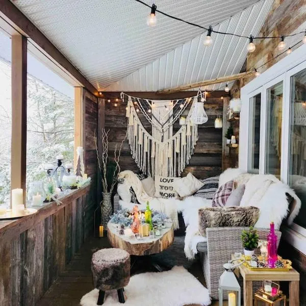 Cozy Chalet by lake & Nature，位于Saint-Raymond的酒店