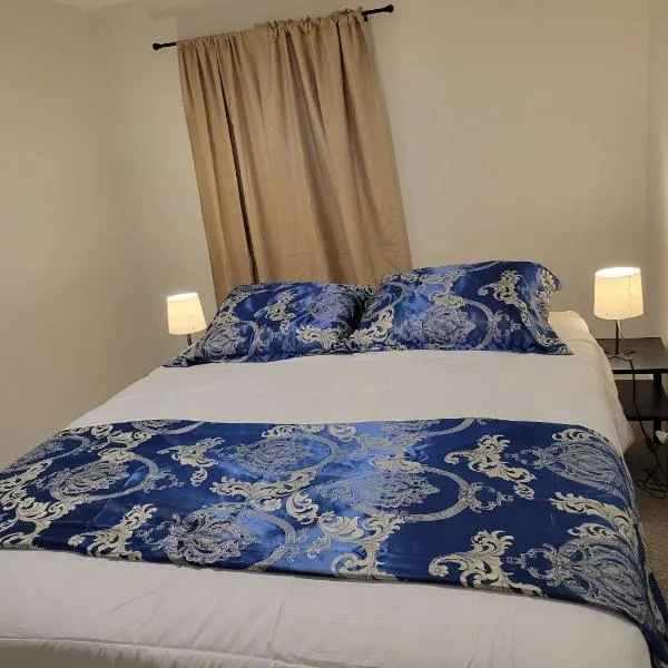 Private Family Hideaway or Business Travel in Edmonton - 2 Bedroom Apartment，位于埃德蒙顿的酒店