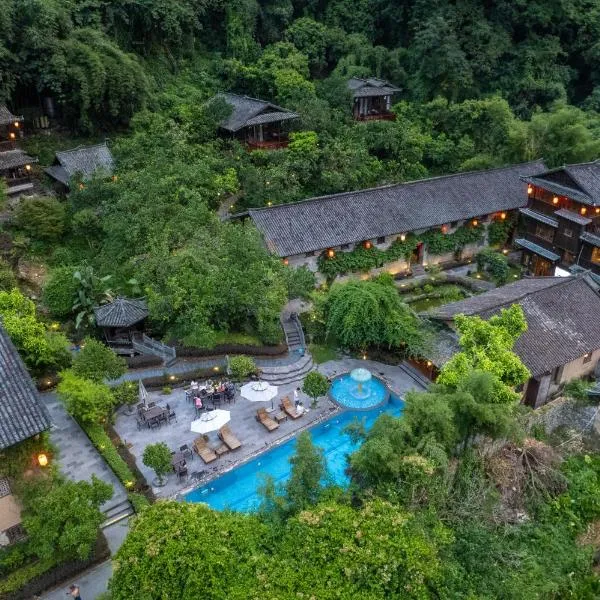 Yangshuo Ancient Garden Boutique Hotel-Free pick up from Airport or TS over 3 nights，位于阳朔的酒店