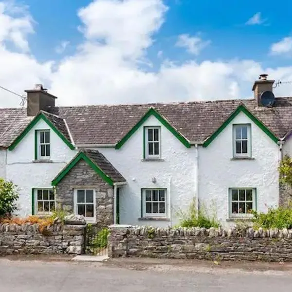 Kenmare Pier Cottage，位于肯梅尔的酒店