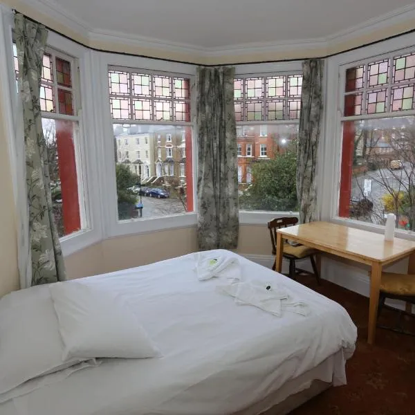 查理旅馆，位于伦敦的酒店