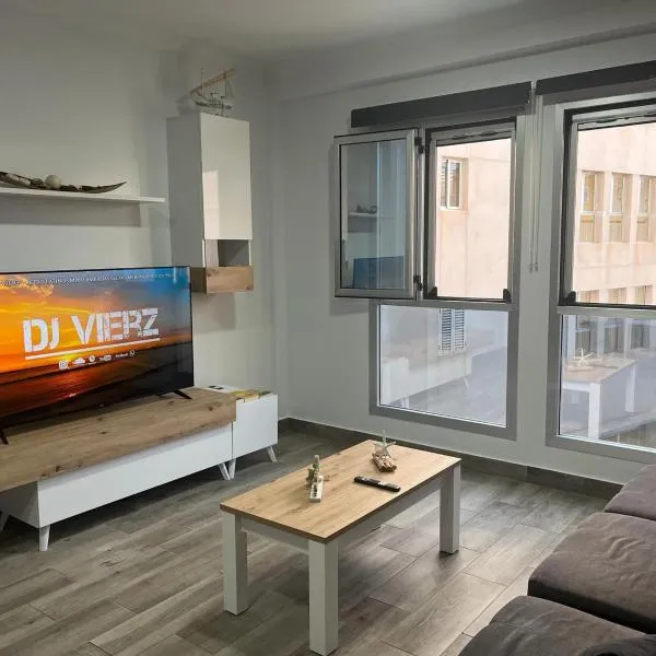 Acogedor apartamento con piscina yedae，位于加尔达尔的酒店