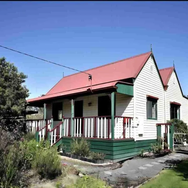 Relaxing & beautiful Miner's cottage near Wilson’s Prom，位于福斯特的酒店