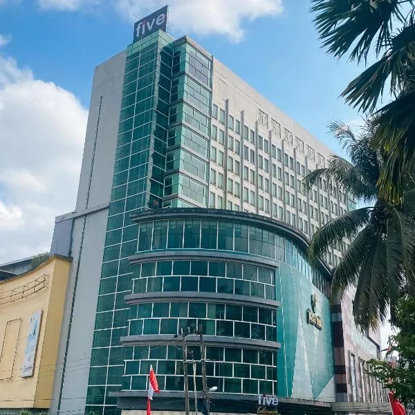 Five Premiere Hotel，位于沙马林达的酒店