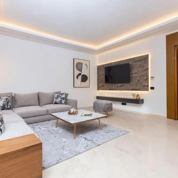 Aristocratic Abode: Luxurious 2BR Flat in Agdal,位于拉巴特的酒店