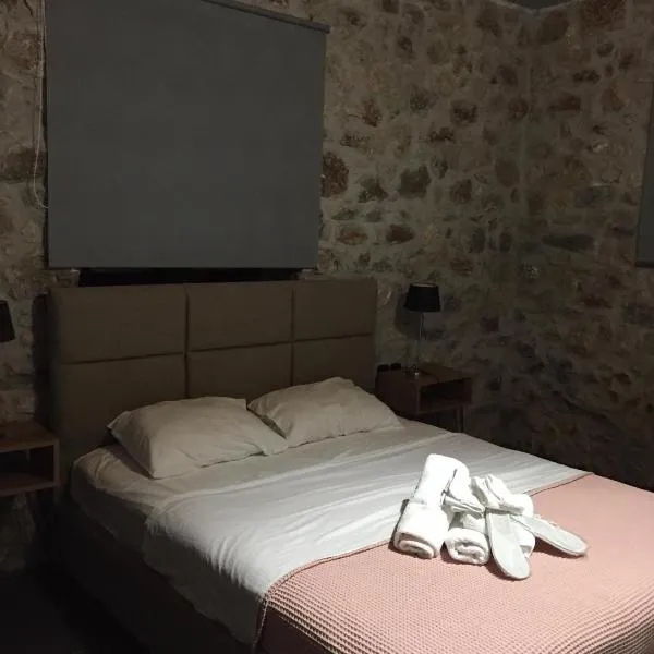 V&M Traditional Luxury Villa，位于托隆的酒店