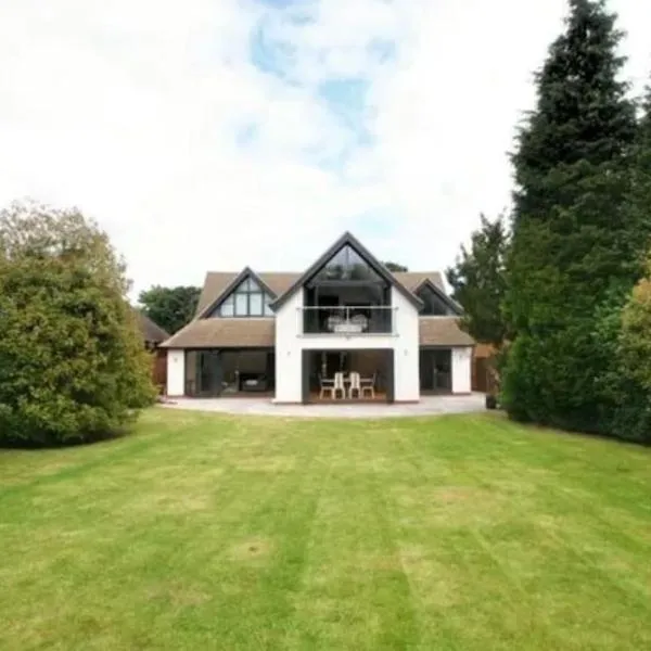 Luxury house in solihull，位于索利赫尔的酒店