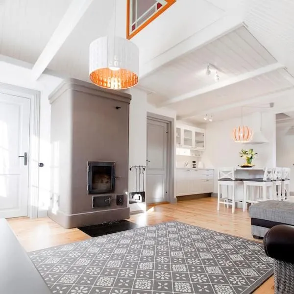 Ösel Apartment - great for couples, friends and families，位于库雷萨雷的酒店