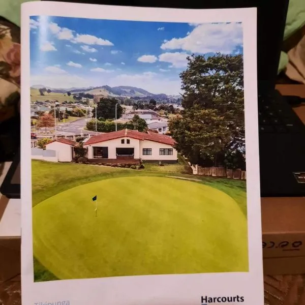 Denby Golf House Tikipunga，位于Hikurangi的酒店