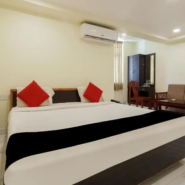 Super Collection O 66492 Hotel Amaran，位于Tiruvādūr的酒店