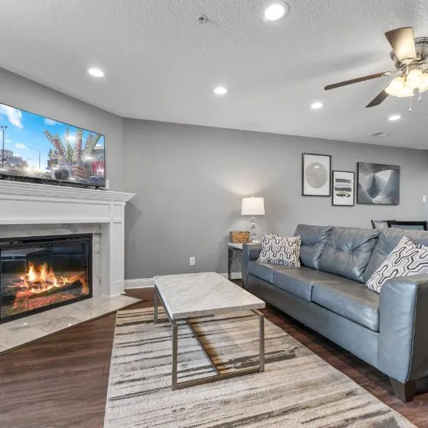 FREE Silver Dollar City & other ATTRACTION TICKETS! Spacious, Great location, Indoor & Outdoor pools，位于布兰森的酒店