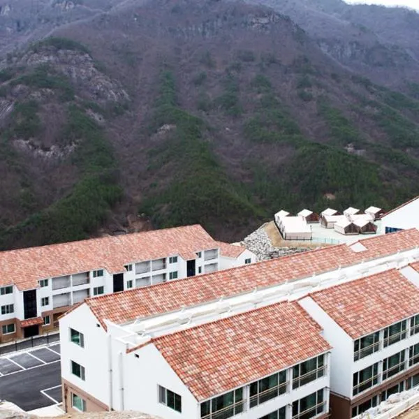 Milmo Resort Family Hotel，位于茂朱的酒店