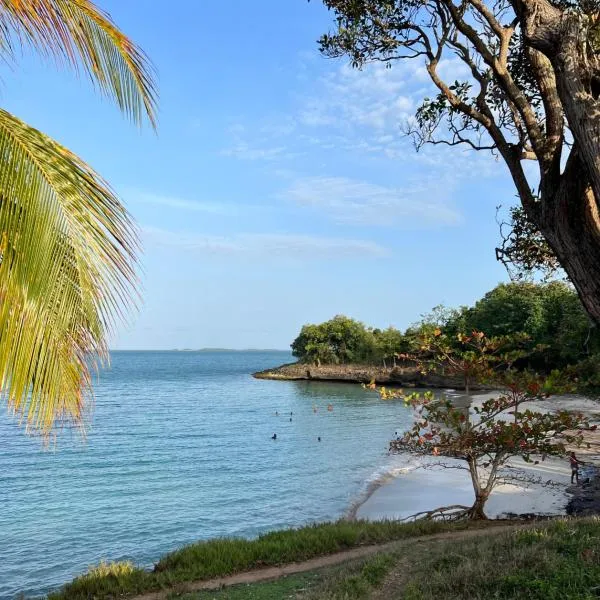 CosyLife Sainte-Rose - Villa calme avec vue Sofaïa à 3km de la plage，位于Bis的酒店
