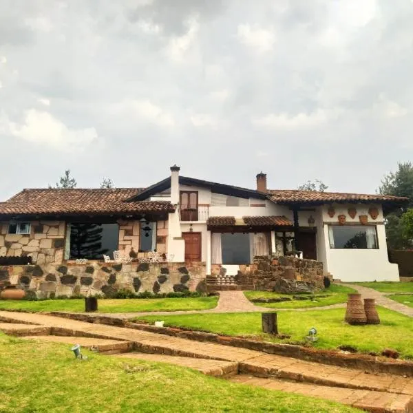 Cabañas "Rancho La Mesa"，位于帕茨库卡罗的酒店