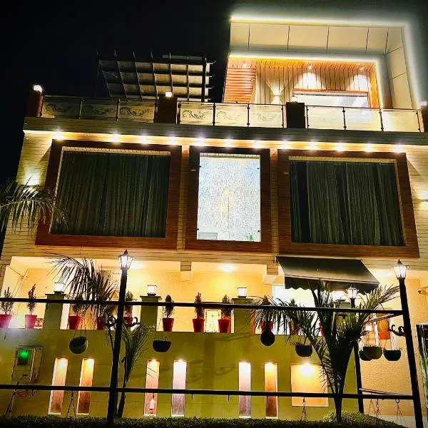 Crescent Inn，位于大诺伊达的酒店