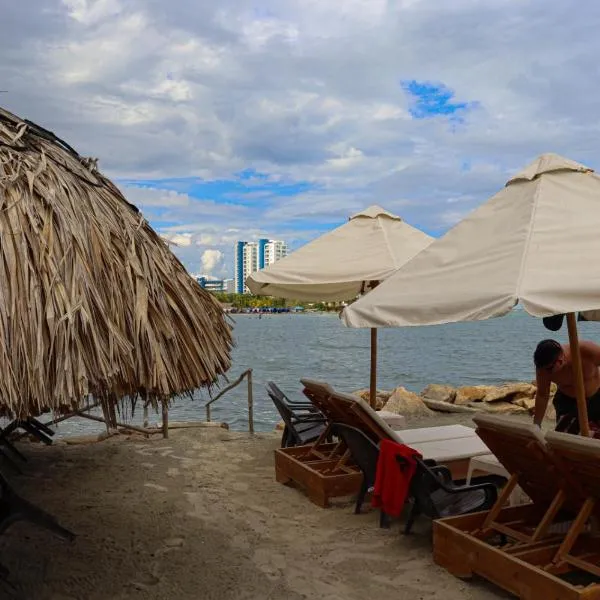 Hotel Costa Mar Coveñas，位于Guayabal的酒店