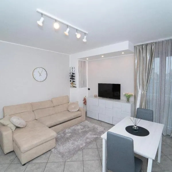 Stile e comfort!，位于Trecate的酒店