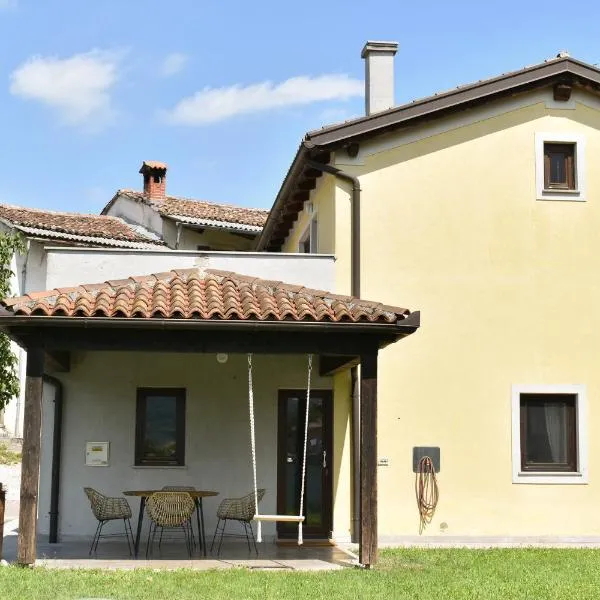 Small house in Vipava valley，位于Kobdilj的酒店