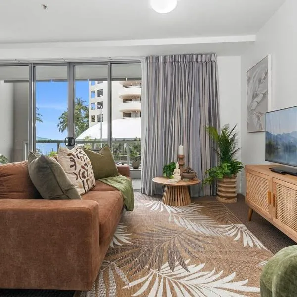Lux Retreat at Harbour Light Cairns I Sauna I Pool & prime Location，位于凯恩斯的酒店