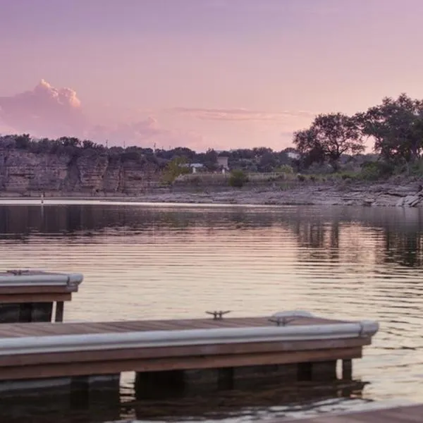 Thunderbird Lodge，位于Burnet的酒店