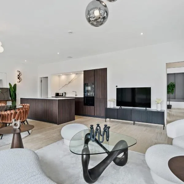 Elegant 2BR with Balcony in Ville Haute Center，位于卢森堡的酒店